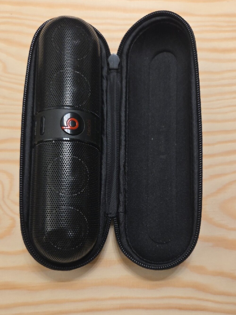 Beats by Dre - Beats Pill - Portable Bluetooth Speaker (1st Gen) - Picture 7 of 8